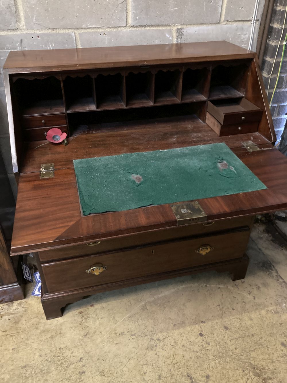 A George III mahogany bureau, width 99cm, depth 56cm, height 108cm